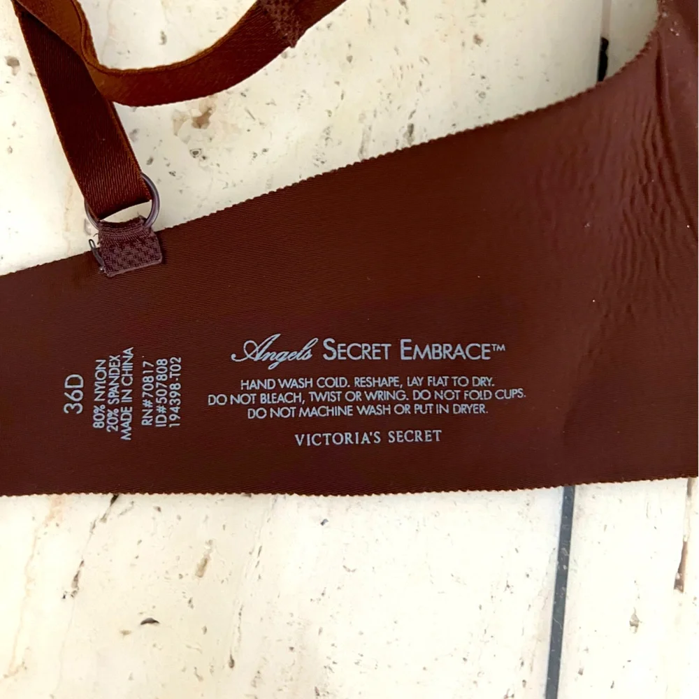 VS ANGELS SECRET EMBRACE BRA - Picture 5 of 5